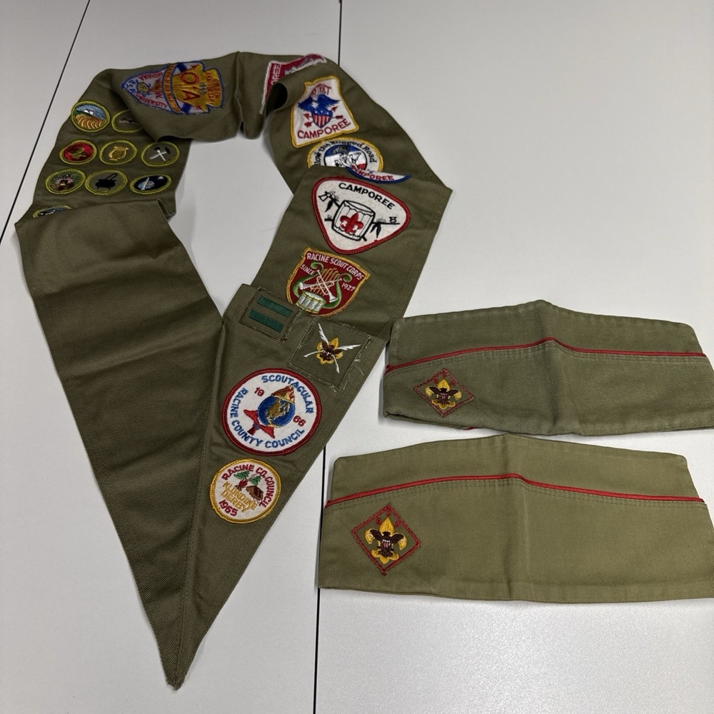 VTG 1960s BOY SCOUT BSA Sash with MERIT BADGES & 2 Hats